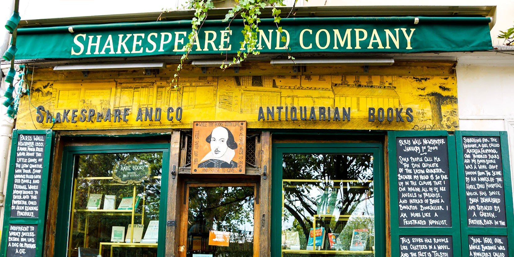 Sign for shakespeare and company bookstore