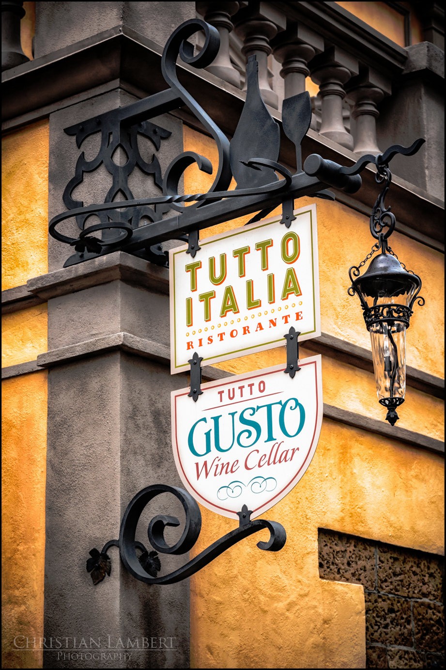Italian Restaurant Sign