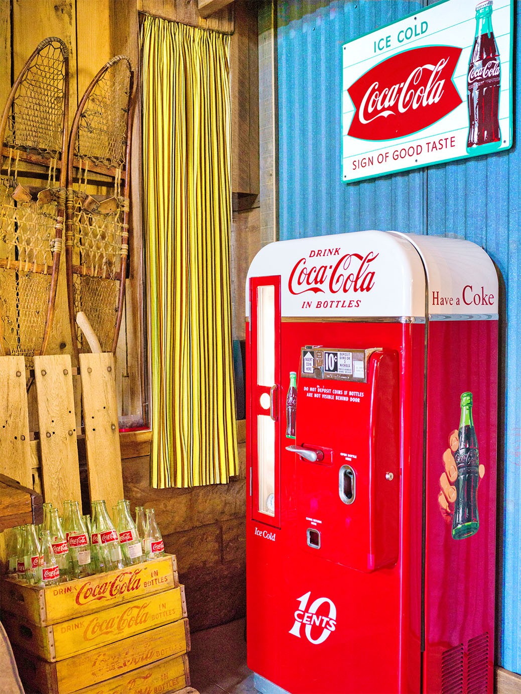 Old Coca Cola Vending Machine
