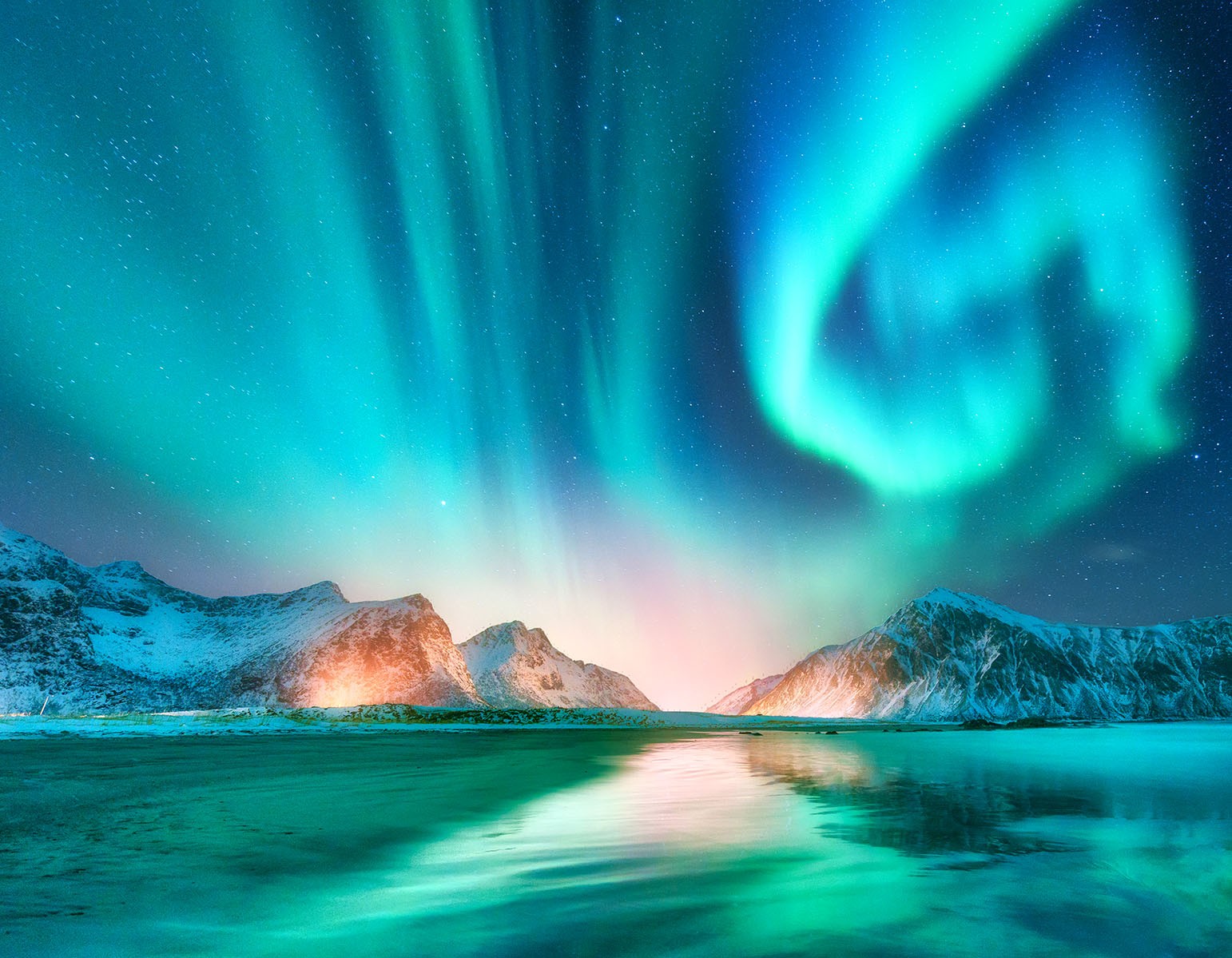 Awe-inspiring aurora borealis